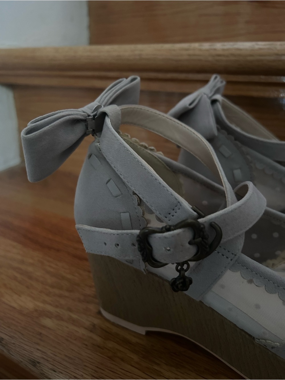 Axes Femme Gray Bow Block Heel Sandals - Picture 8 of 10